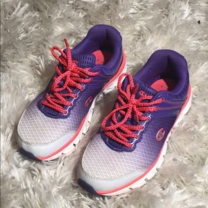 Multicolor tennis shoes